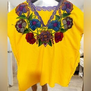 Embroidery detail top Mexican